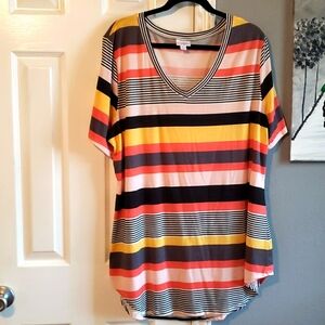 LuLaRoe Iris top